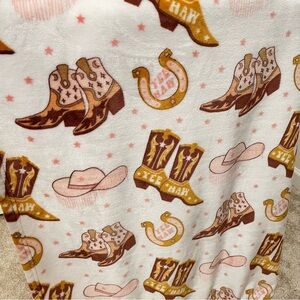 Rachel Roy Disco Disco Cowgirl Plush Throw Blanket Horseshoe Boots Hat White